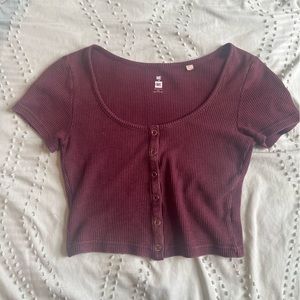 Me to We maroon scoop neck cropped short sleeve shirt